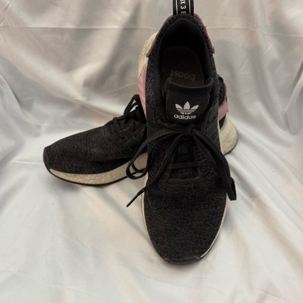 Adidas Shoes Womens 9.5 NMD R2 Athletic Low Sneakers B96387 Pink Black Fabric